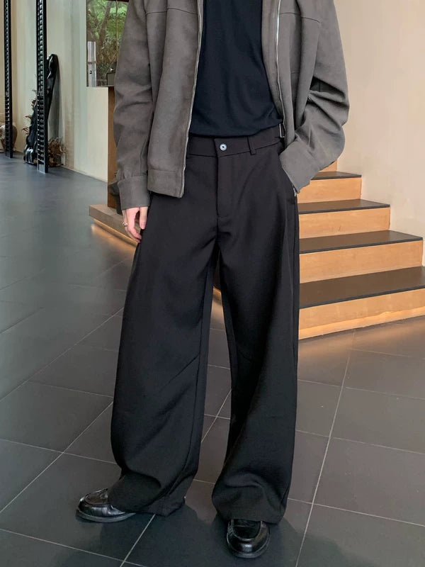 Hoch taillierte weite Beinkleider 