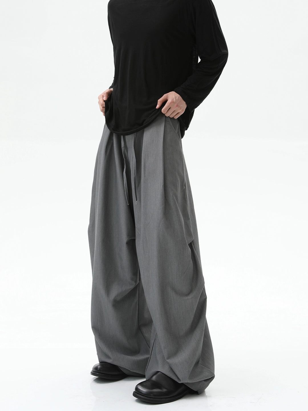 Loose Fit Wide Leg Pleated Pants