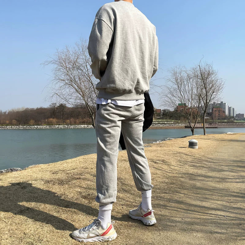 سترة وسروال كبير الحجم بتصميم مينيمالي 