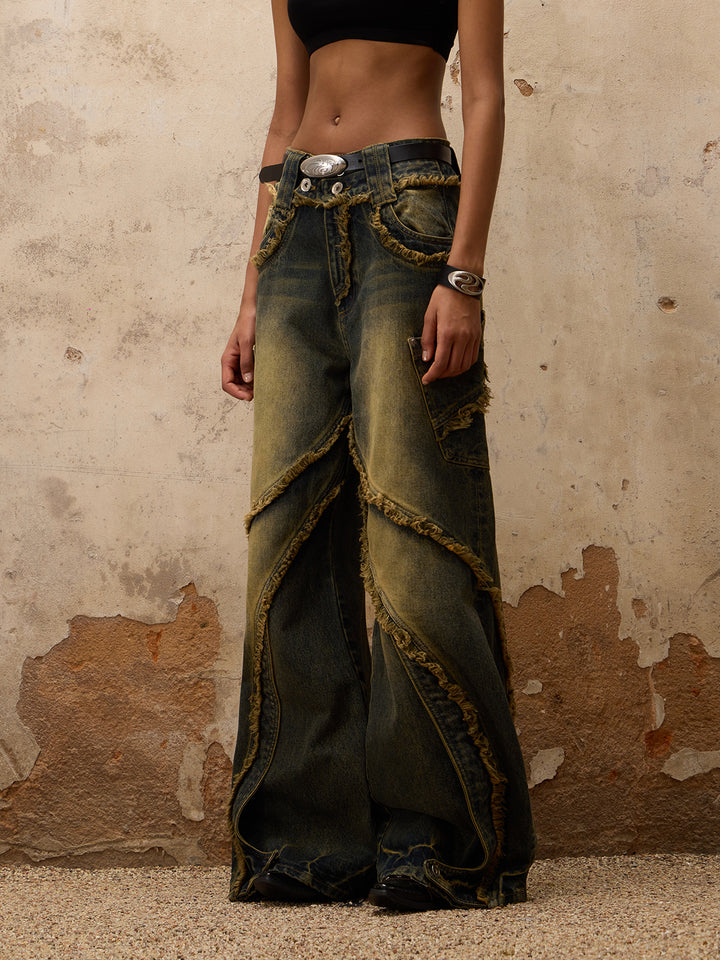 Weite, ausgefranste Jeanshose 