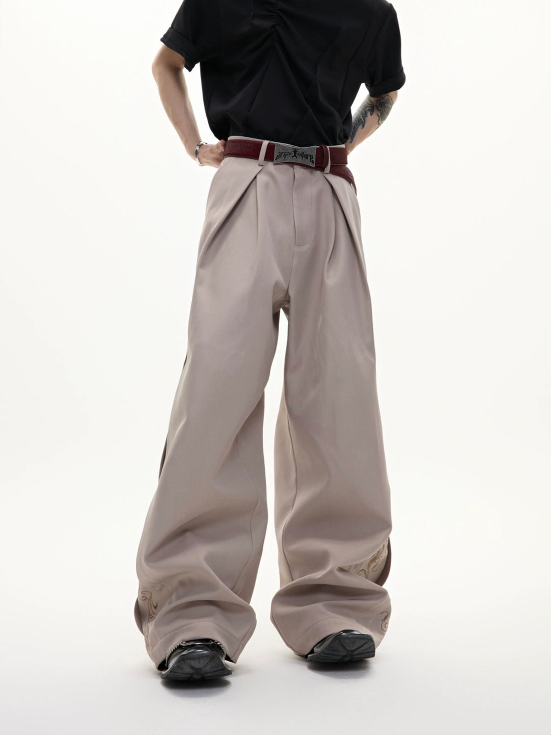 Pantalones casuales de pierna ancha plisados bordados 