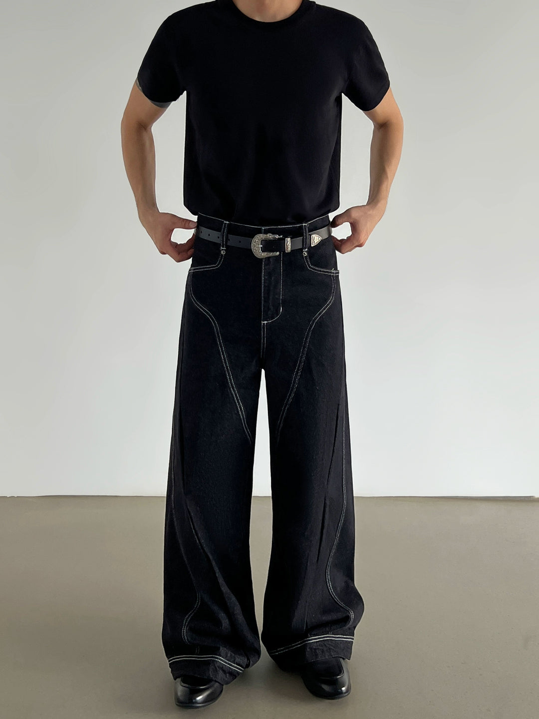 Pantaloni in denim a gamba larga scomposti 