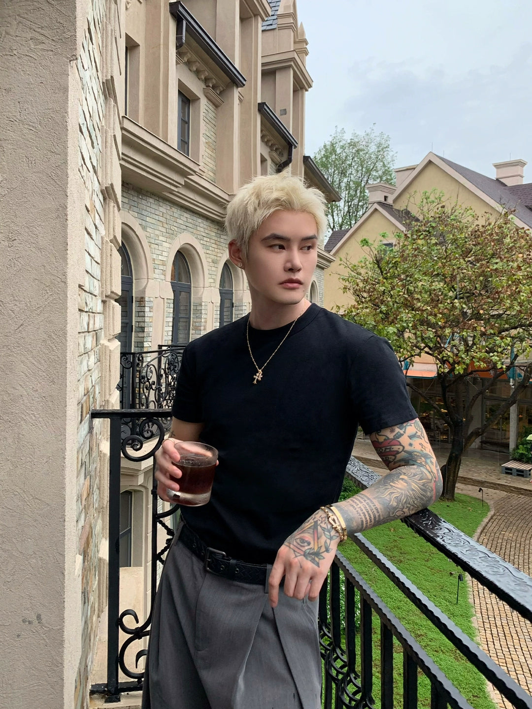 Slim Fit Round Neck Short Sleeve Pullover
