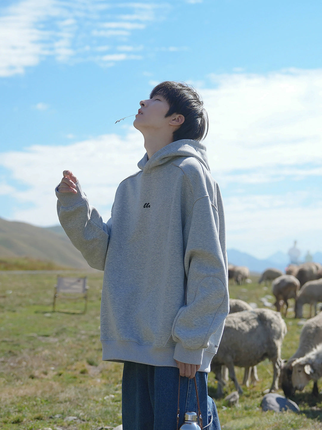 Sudadera con capucha de peso pesado con tiras reflectantes 