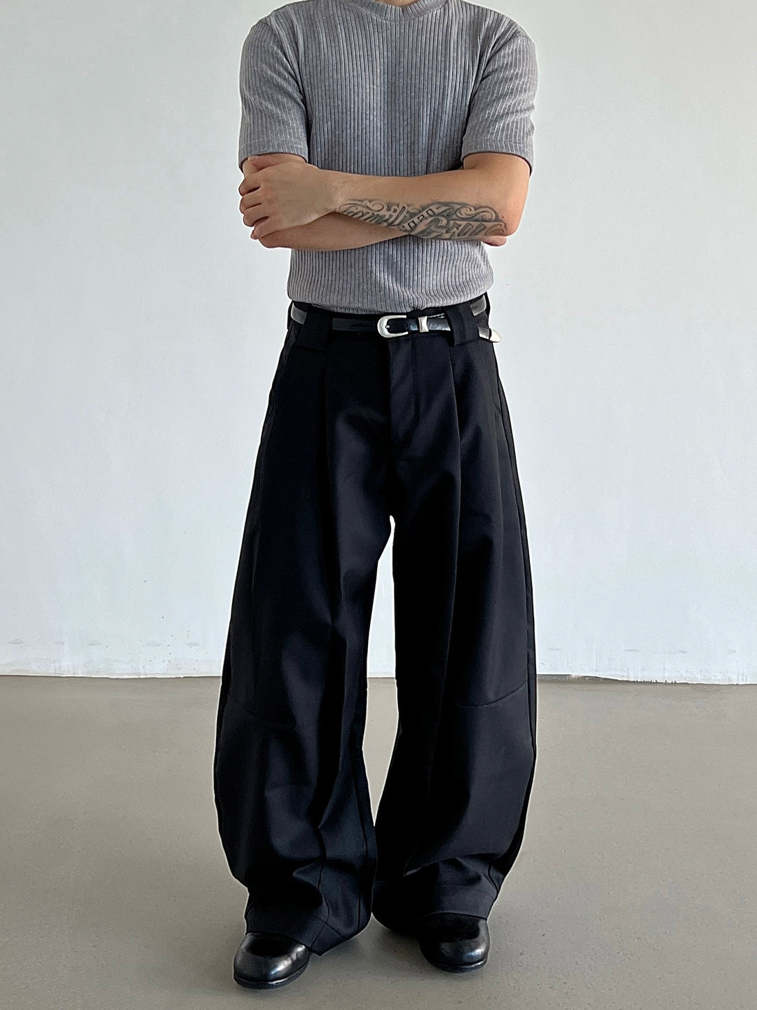 Pantaloni casual a gamba larga plissettati e larghi 