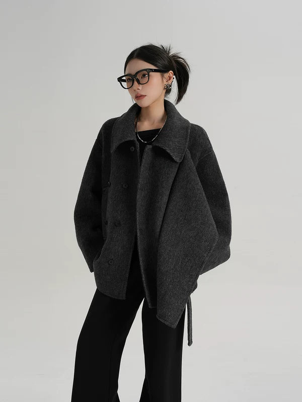 ウエストにリボンが付いたダブルブレストウールコート 