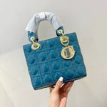 undefined,5631057573504,5631057573505