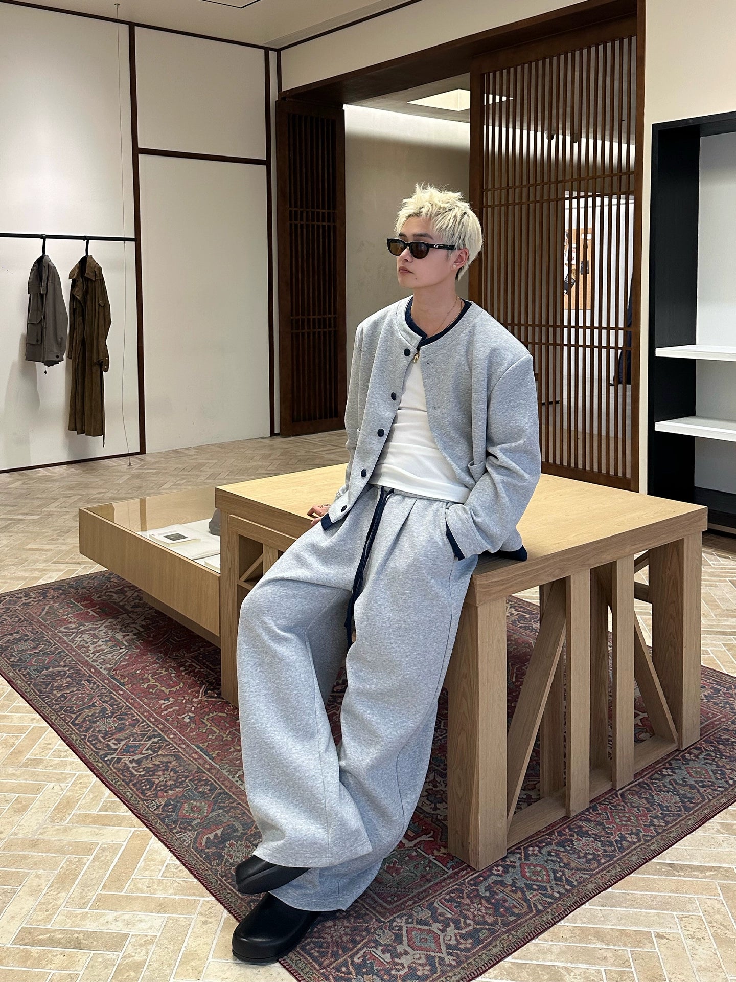 Çift Katmanlı Yaka Hırka ve Pantolon 