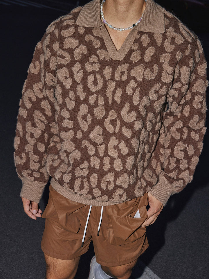 Sweter w luźnym fasonie z dzianiny w panterkę 