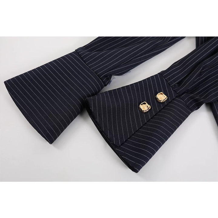 Conjunto de Camisa Rayada y Falda Asimétrica 