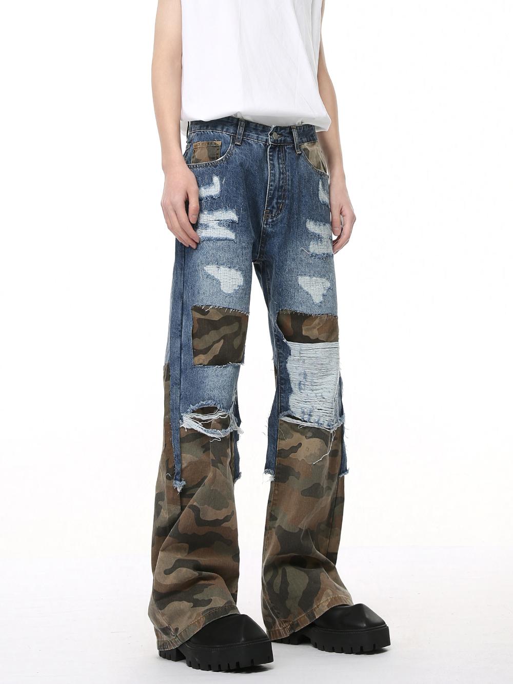 Jeans acampanados rasgados de camuflaje de patchwork 
