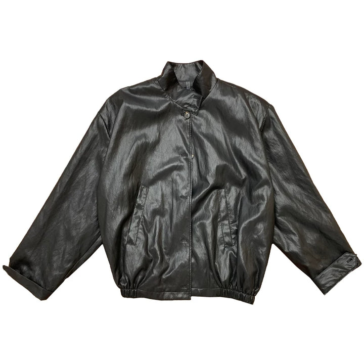 Chaqueta de cuero con botones y cuello alto de gran tamaño 