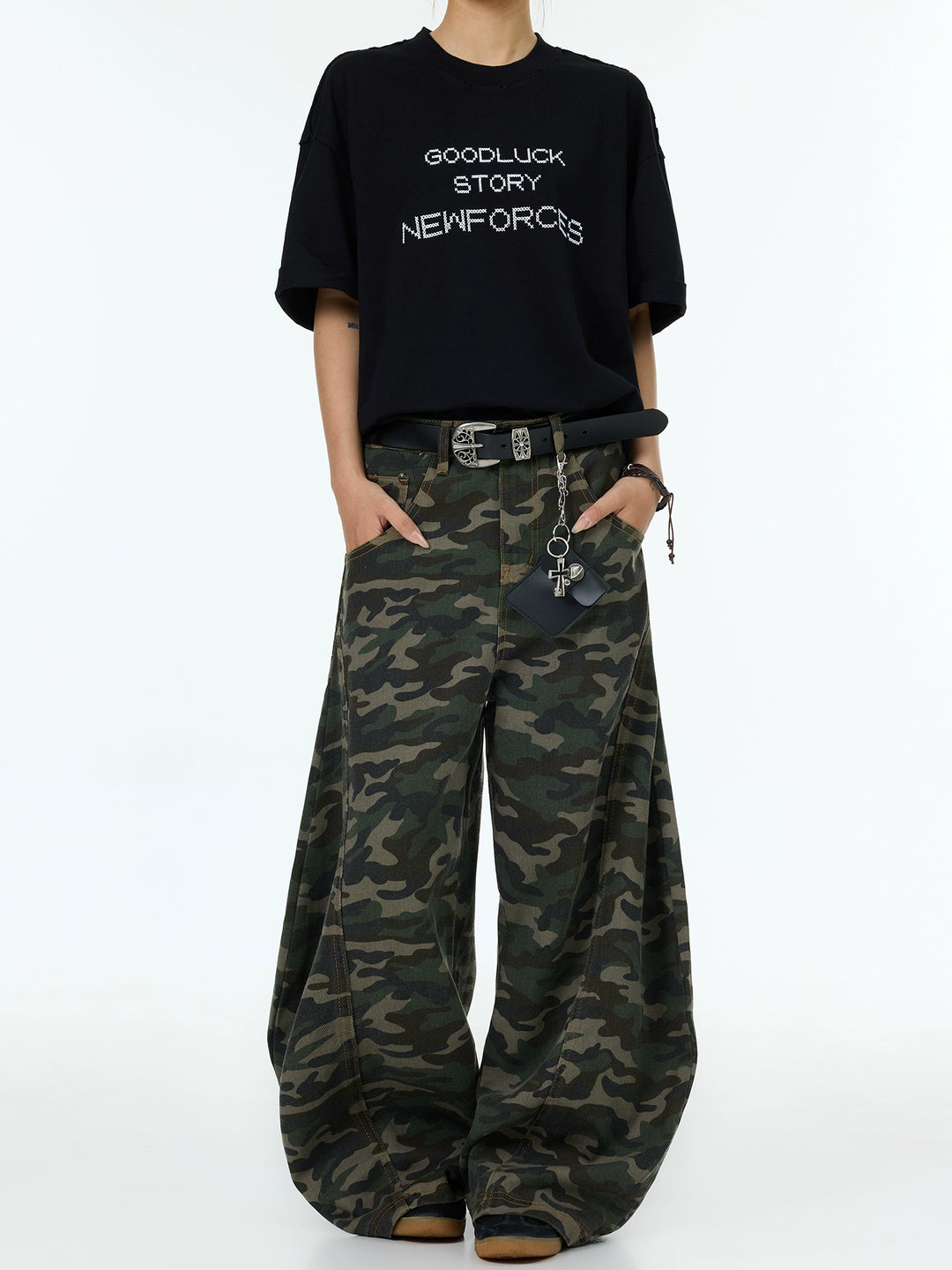 Pantalones cargo de camuflaje de pierna ancha 