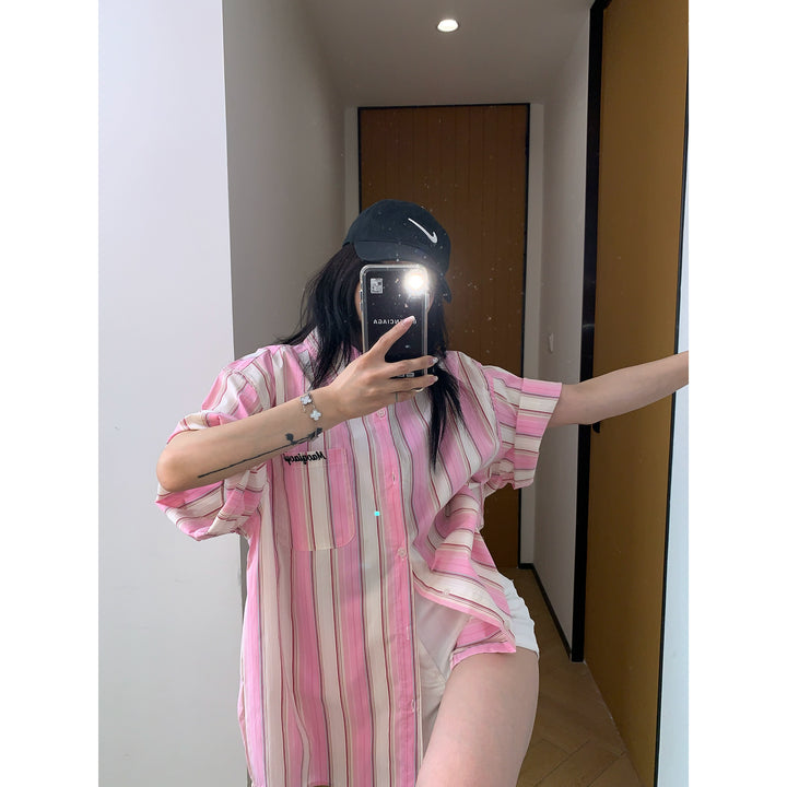 Camisa relajada de manga corta a rayas verticales 