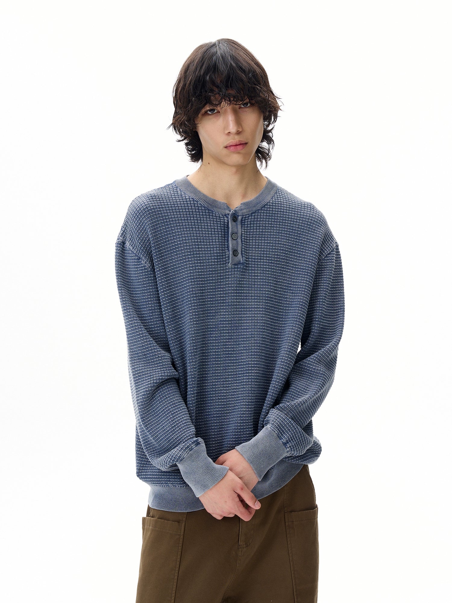 Yıpranmış Triko Henley Uzun Kollu Kazak 