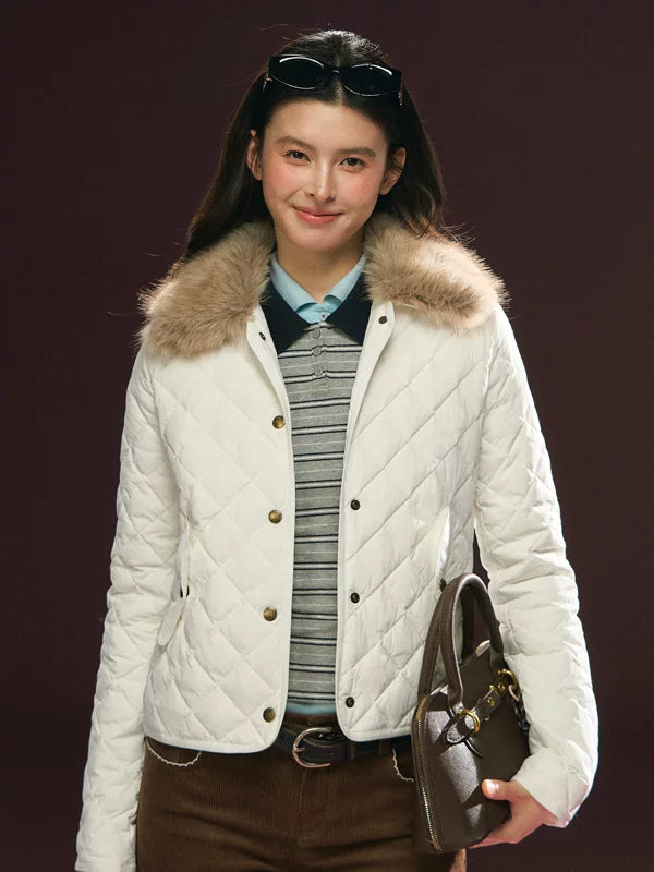 Chaqueta de plumas acolchada con cuello de piel 