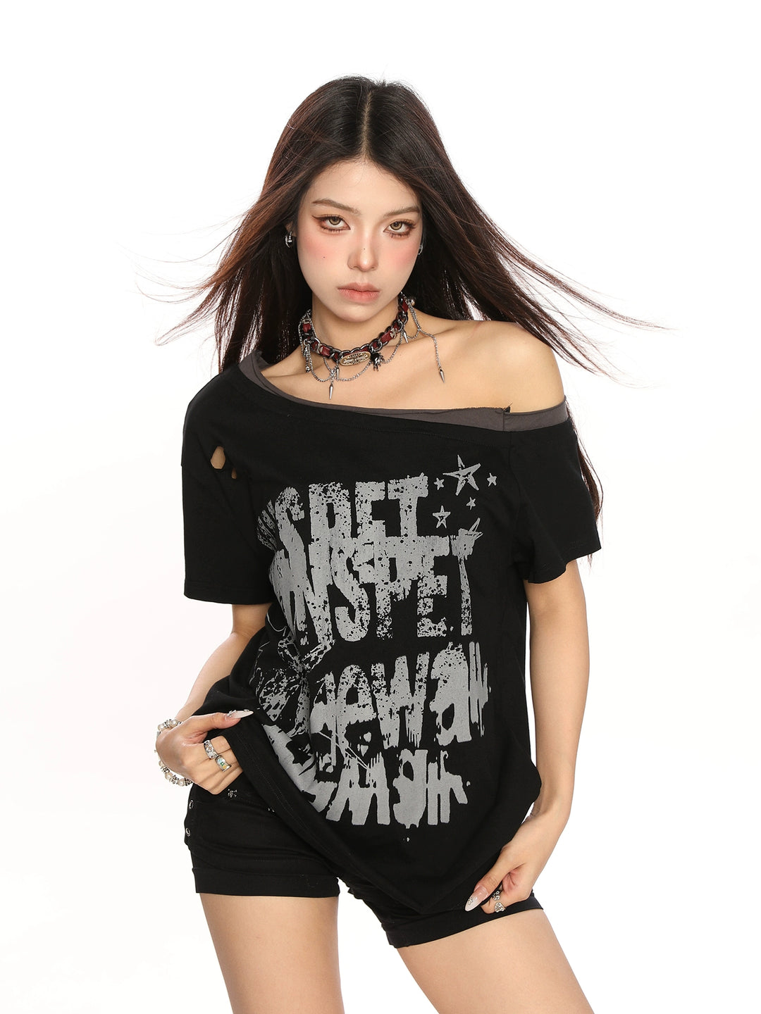 T-shirt Punk Graffiti à épaule dénudée déchirée 