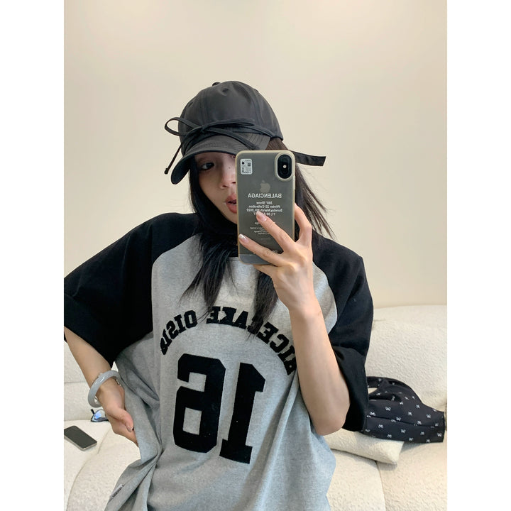 Raglan Sleeve Contrast Embroidery T-Shirt