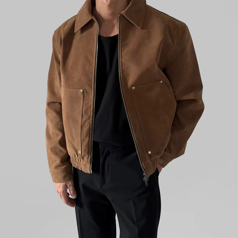 سترة قصيرة مزخرفة من جلد صناعي 