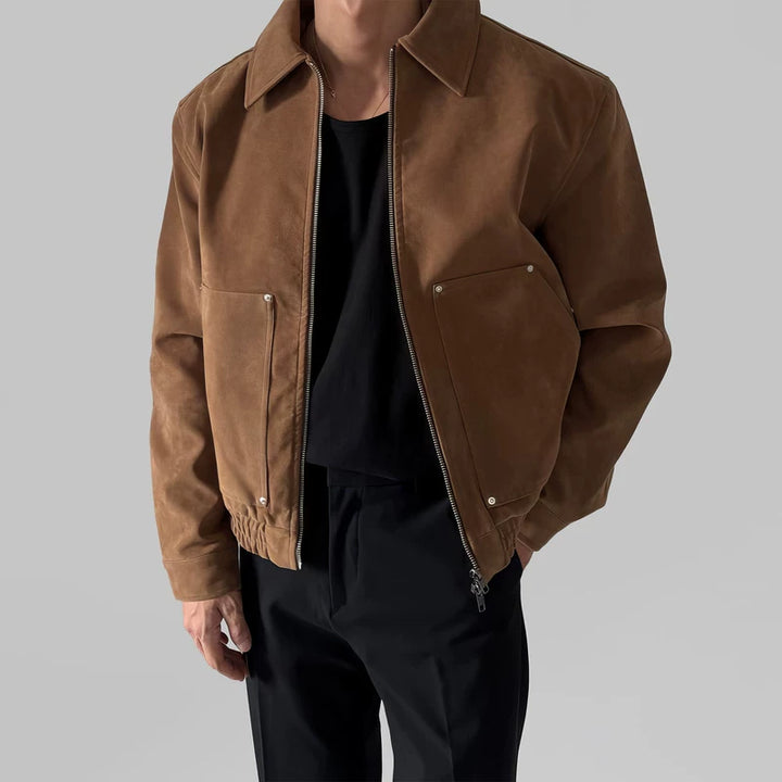 سترة قصيرة مزخرفة من جلد صناعي 