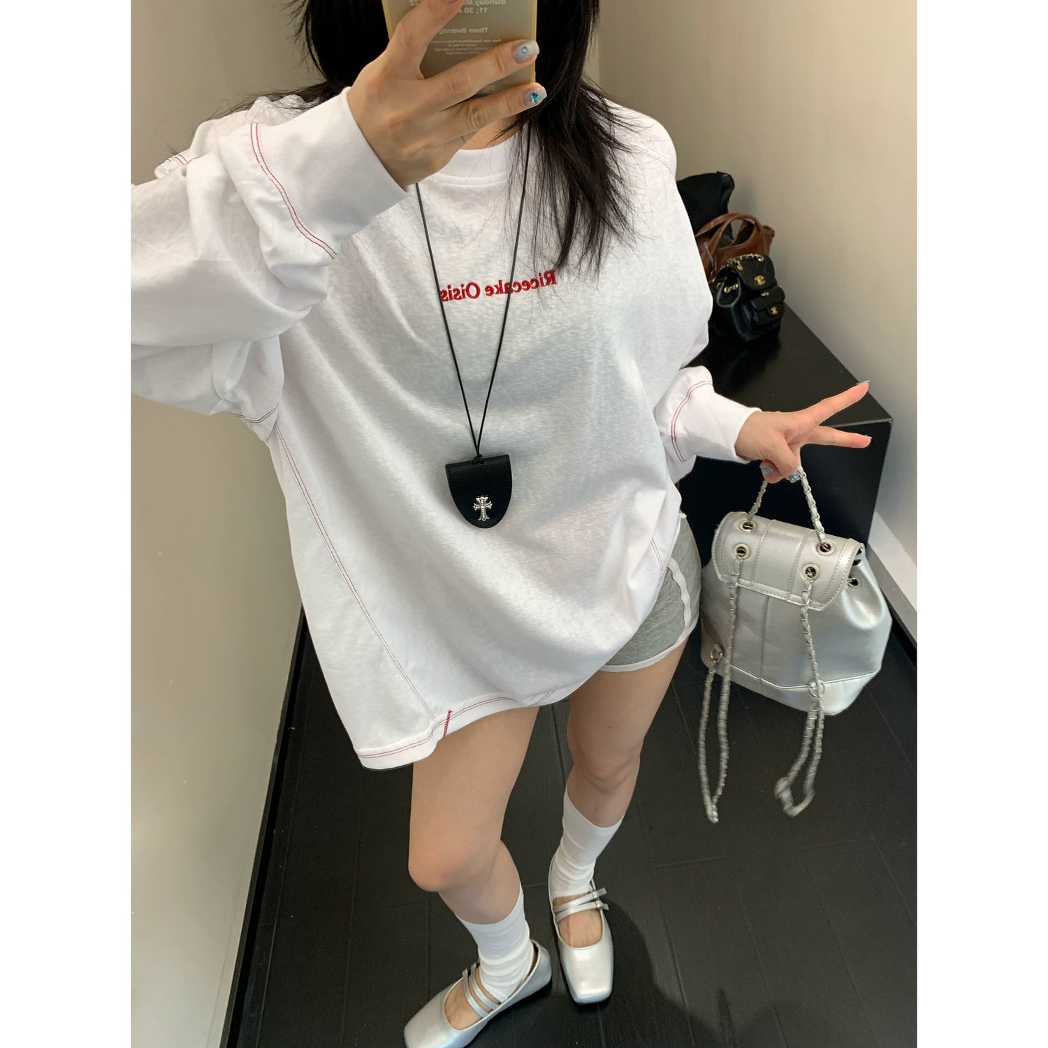 Lässiger Fit Bestickter Langarm-Turtleneck 