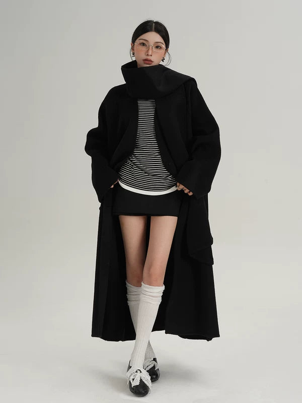 Bağlı Şal ile Uzun Yün Palto 