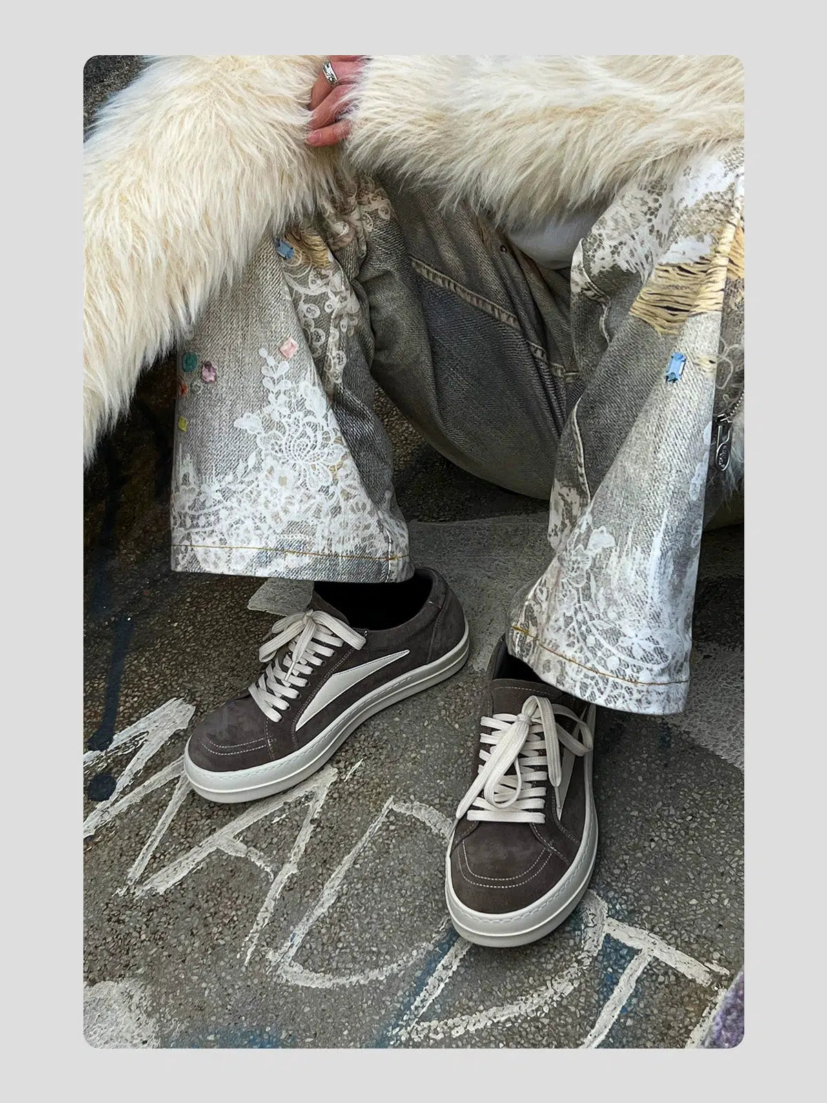 Inverted Curled Toe Leather Sneakers