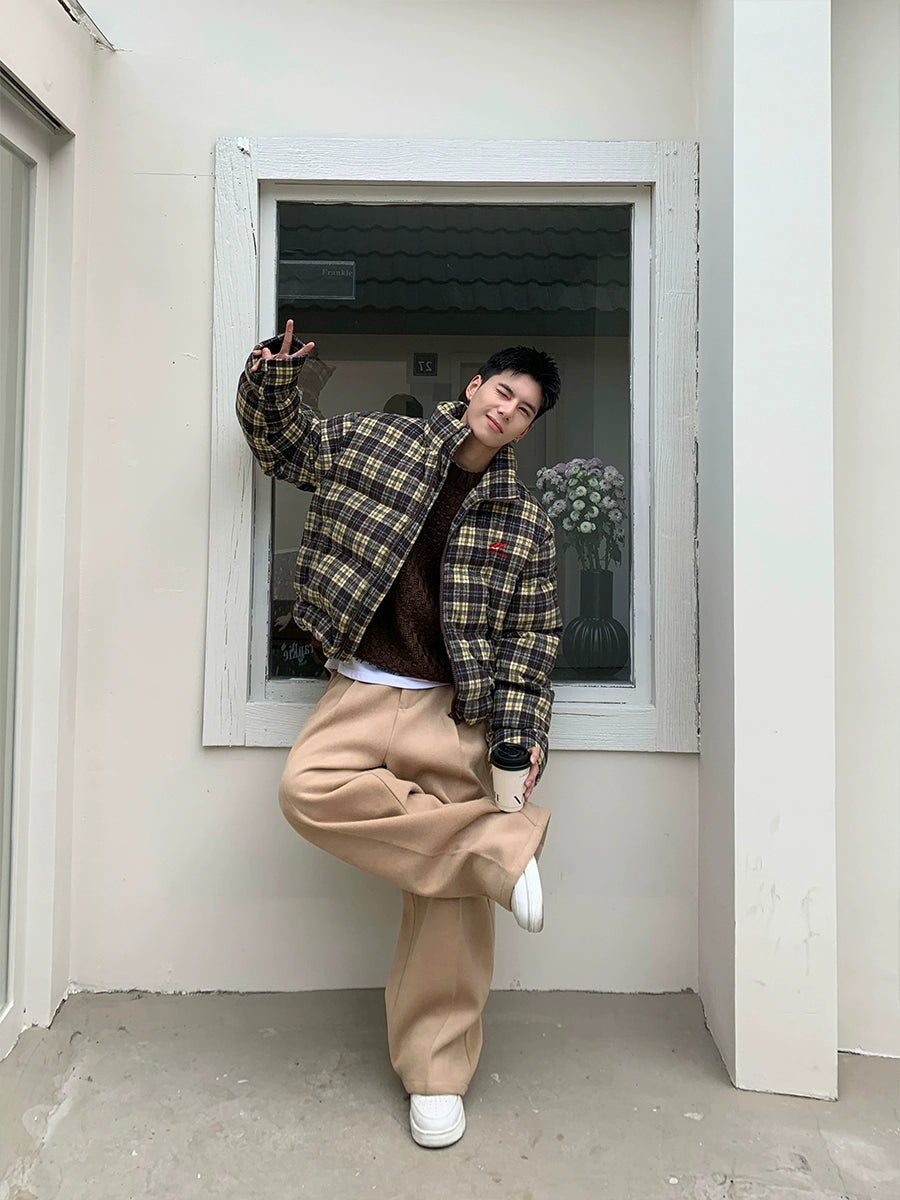 جاكيت معزول بقلنسوة ذات طراز مربعات قديمة 