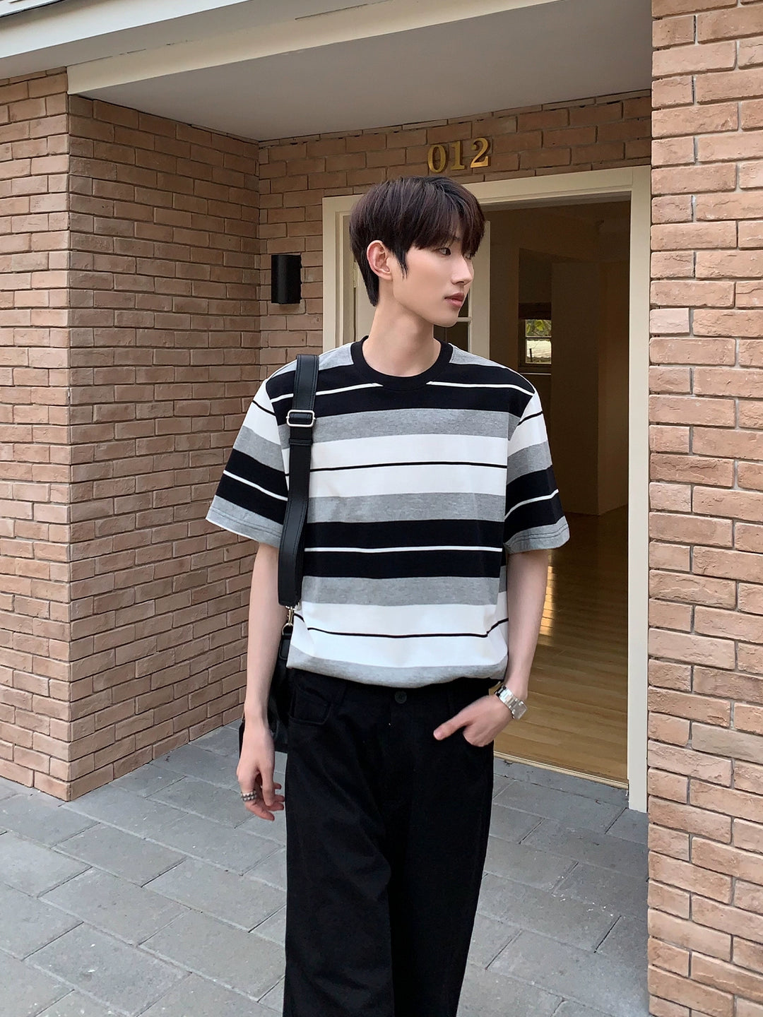 줄무늬 라운드 넥 캐주얼 풀오버 