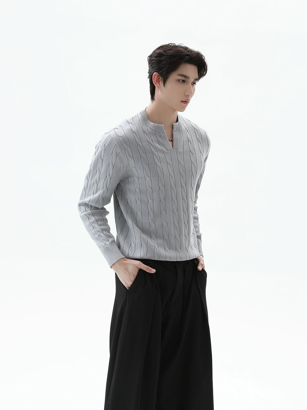 V-Ausschnitt Kabelstrick Pullover 