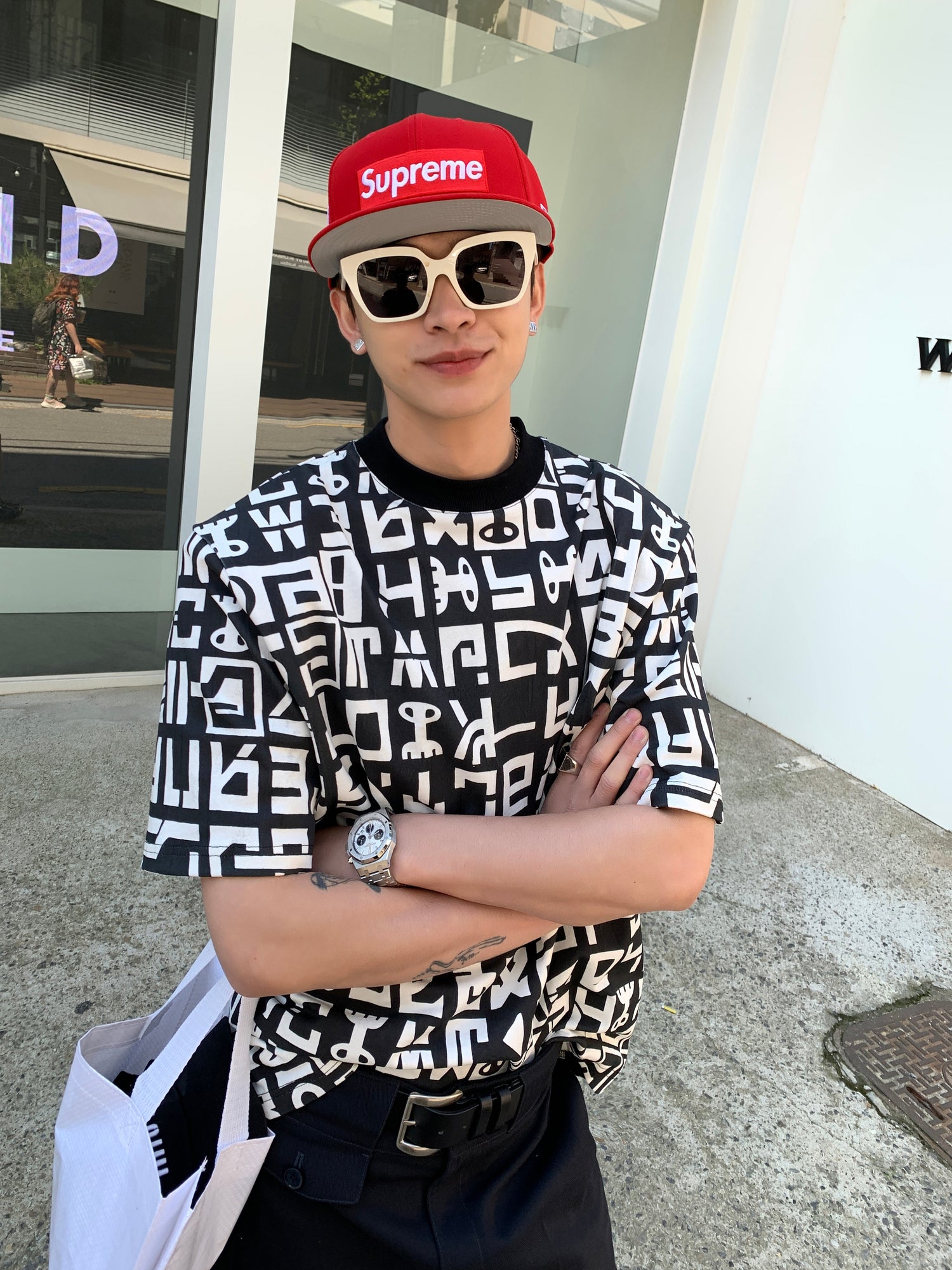 تي شيرت قصير الأكمام بطبعة كرتونية 