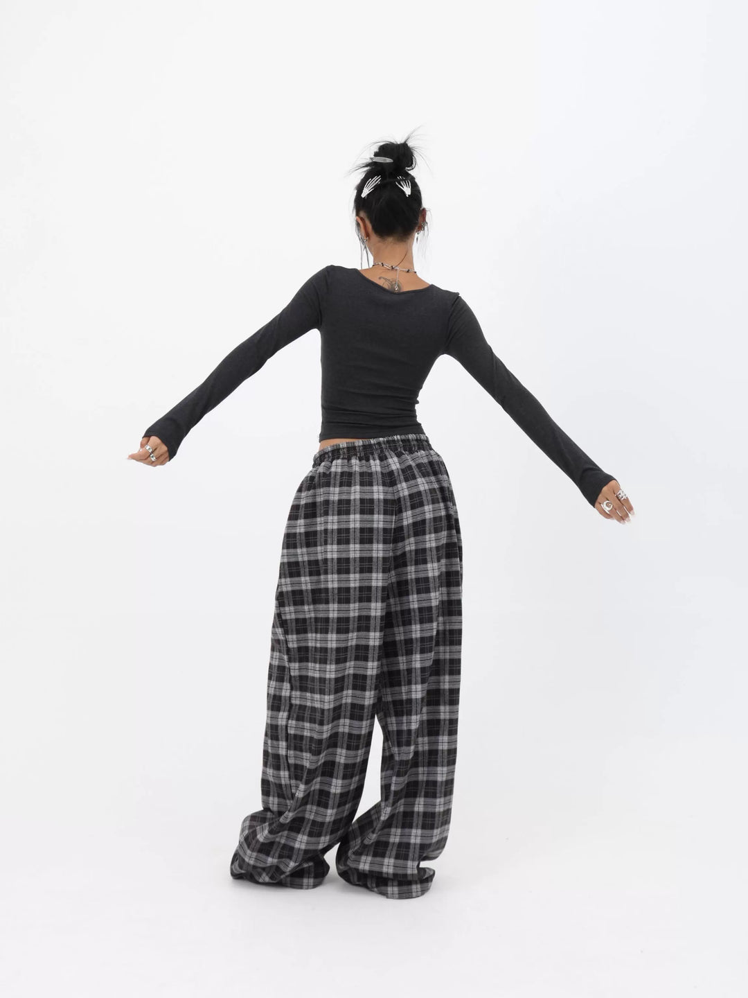 Top ricamato a scollo quadrato slim fit 