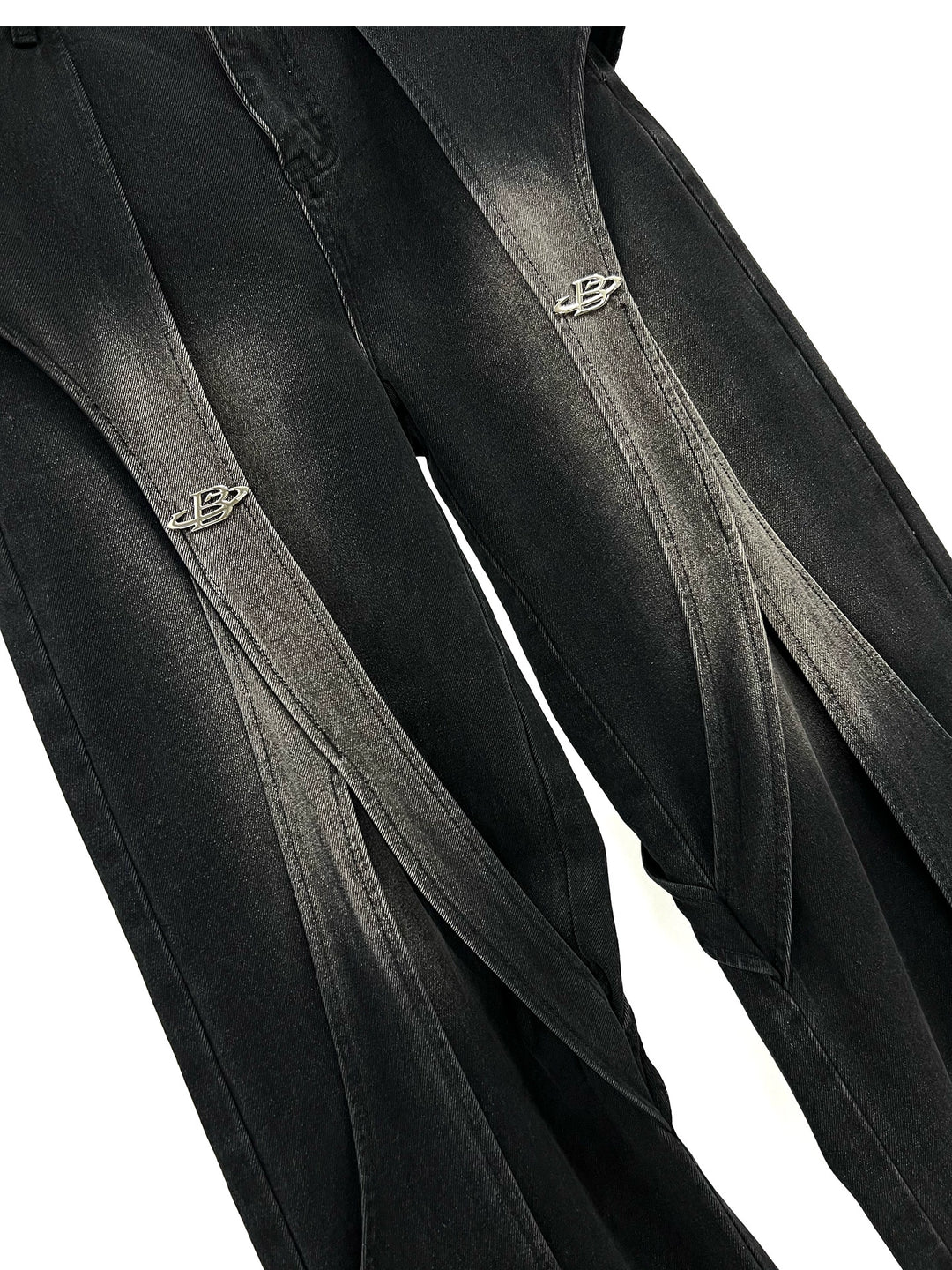 Deconstructed Loose Fit Floor-Mopping Jeans