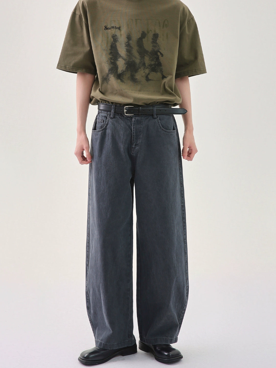 Gerade lockere, lässige Jeanshosen mit Distressed-Effekt 