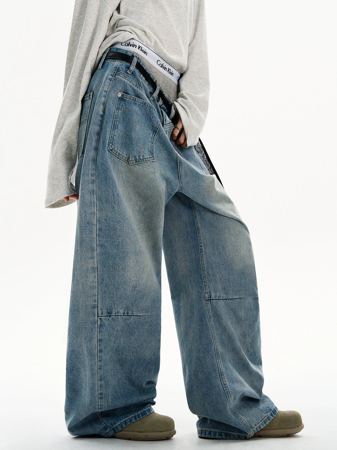 Weite, gewaschene Retro-Jeans mit weitem Bein 