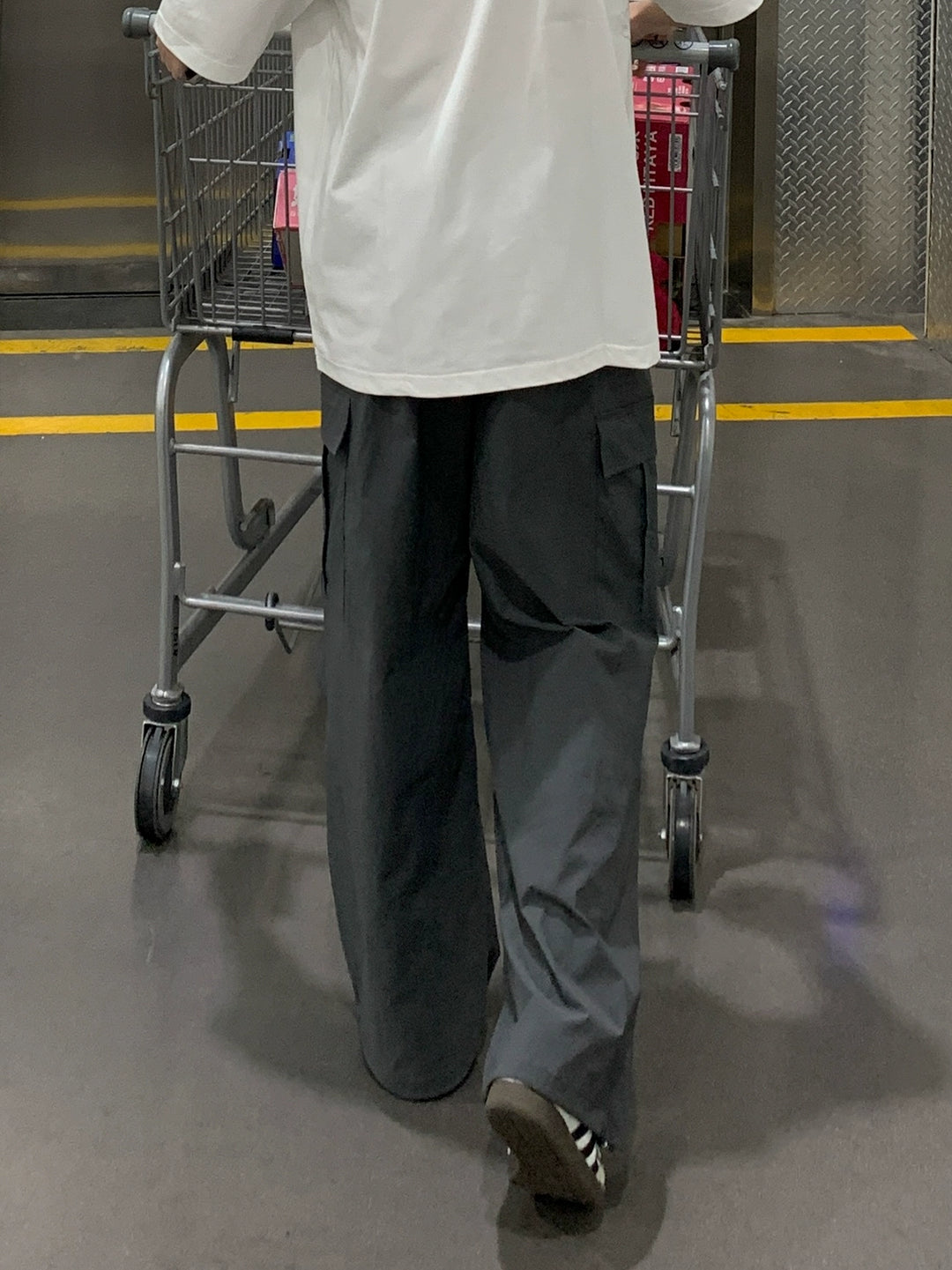 Pantalones casuales paracaidistas de pierna ancha y suelta 