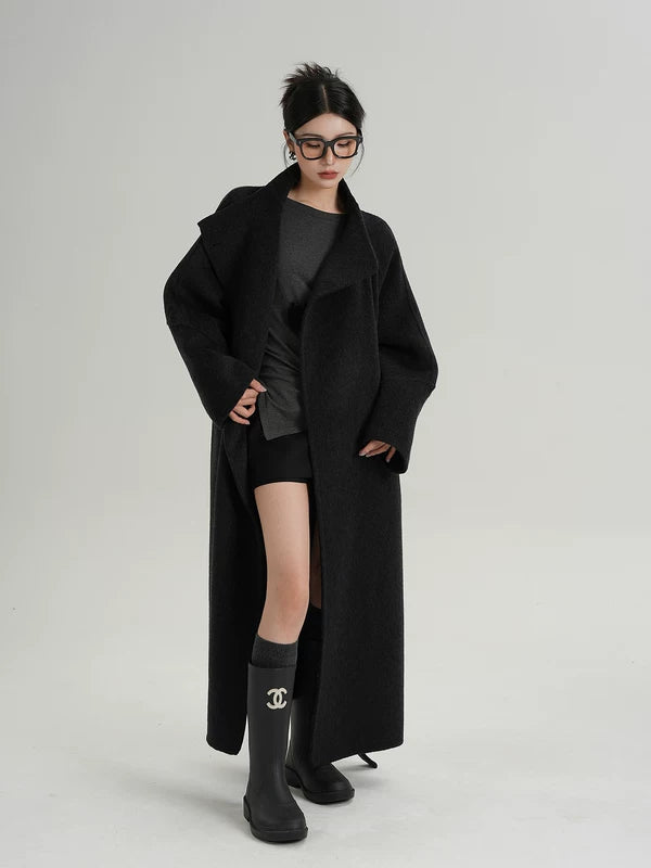 Пальто из длинной шерсти с воротником-стойкой и поясом 