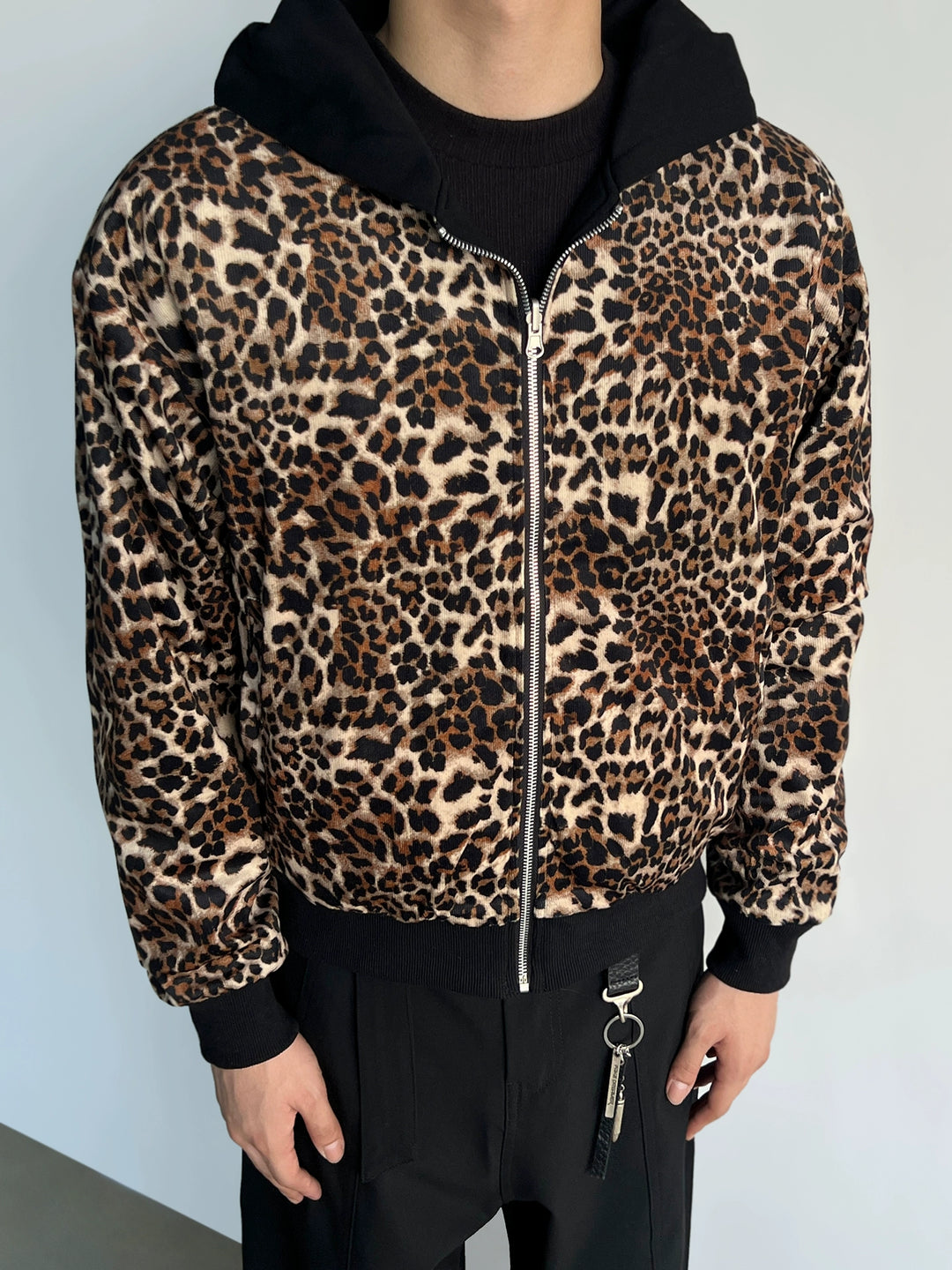 Sweat à capuche avec doublure en imprimé léopard 