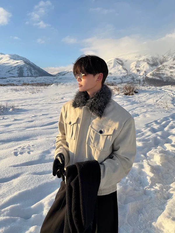 탈부착 가능한 모피 칼라가 있는 인조 가죽 재킷 