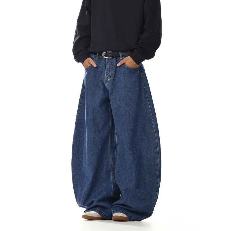 Jeans a gamba larga con vestibilità ampia e curvatura 