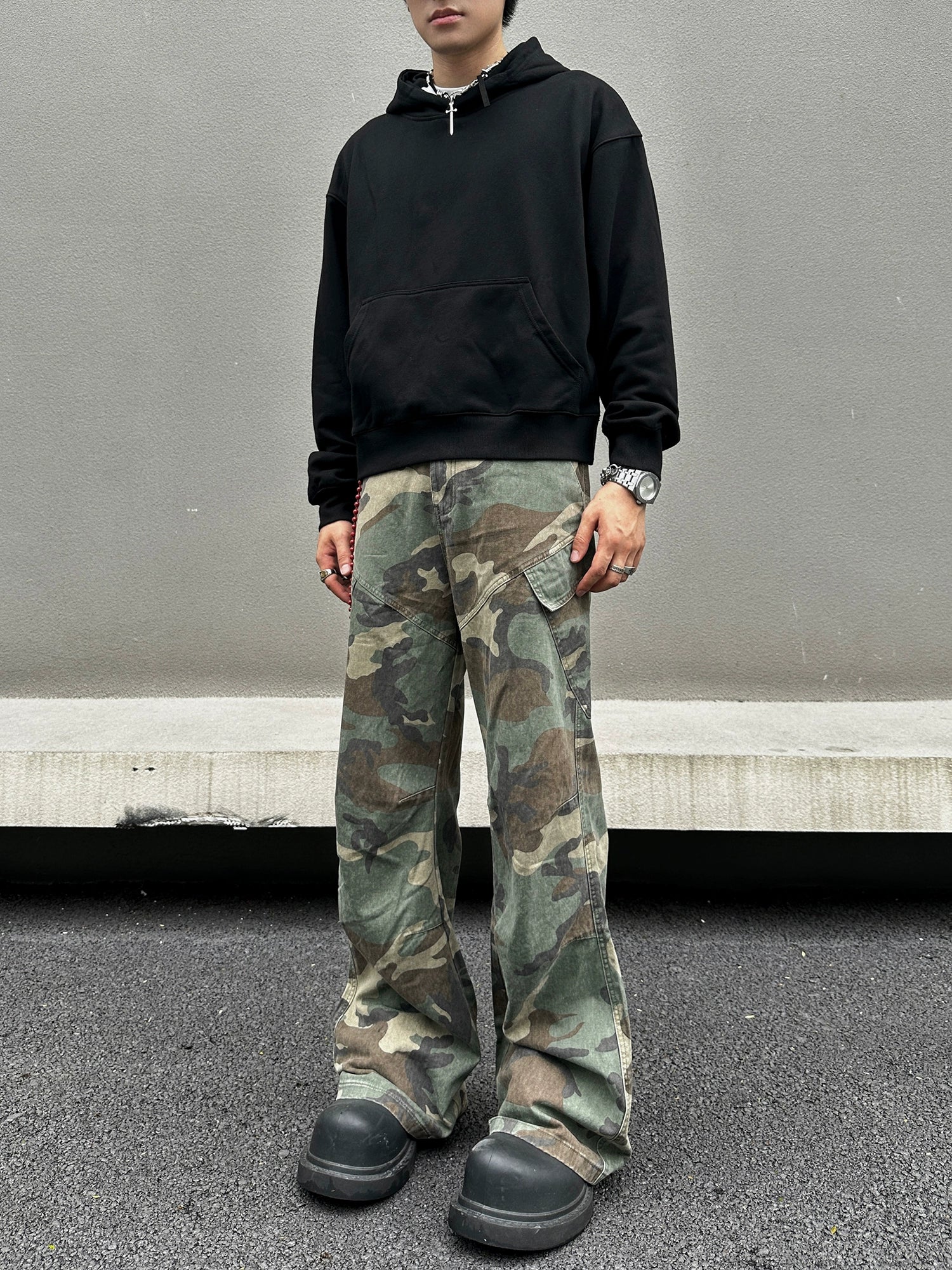 سروال كارجو فضفاض بقصة كاموفلاژ 