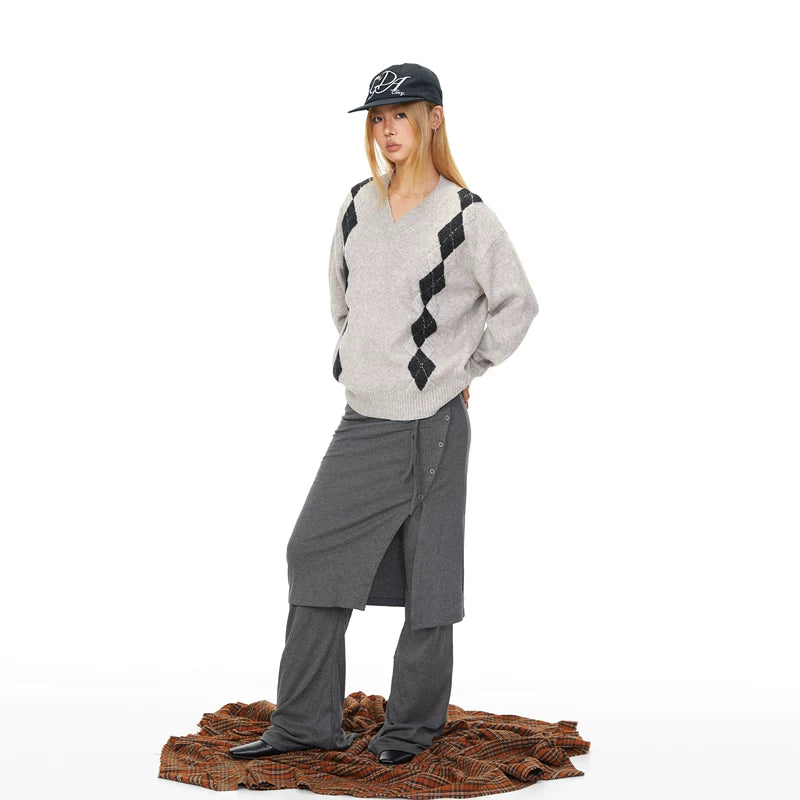 Diamond Pattern V-Neck Knit Sweater