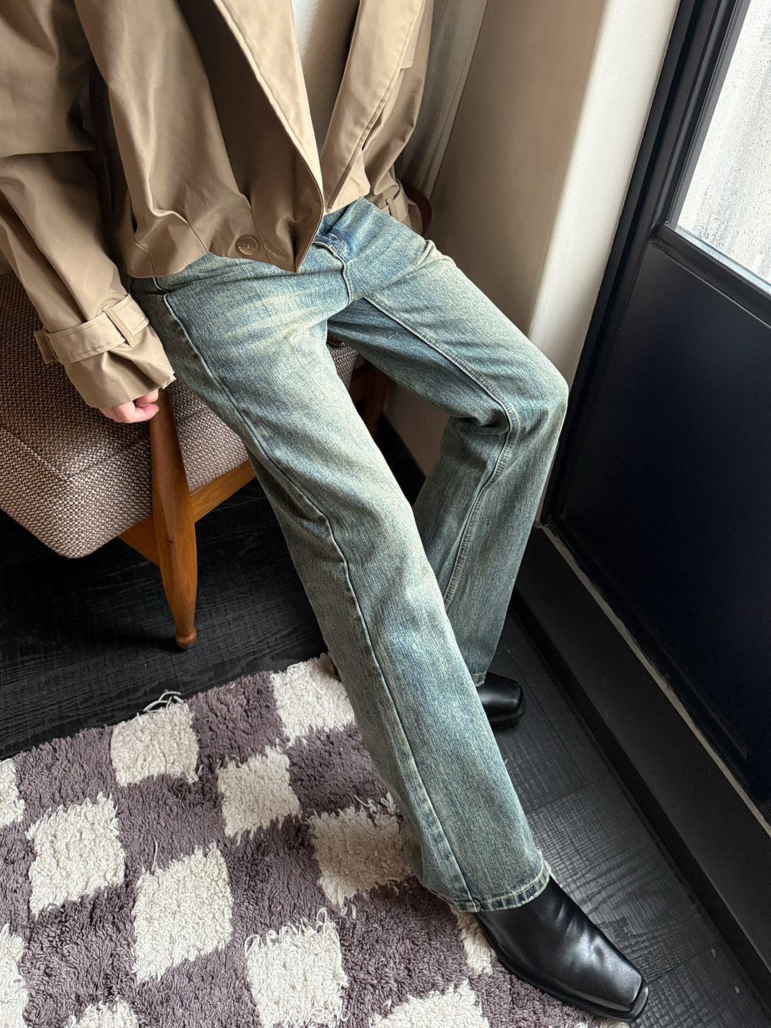 Distressed Slim Flared Pants