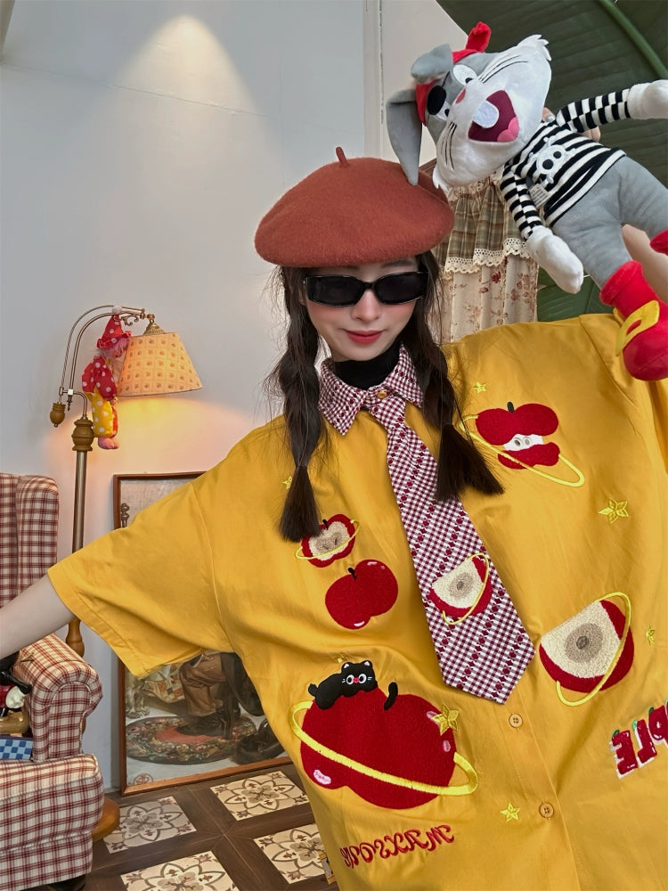 Red Apple Graphic Short Sleeve Shirt