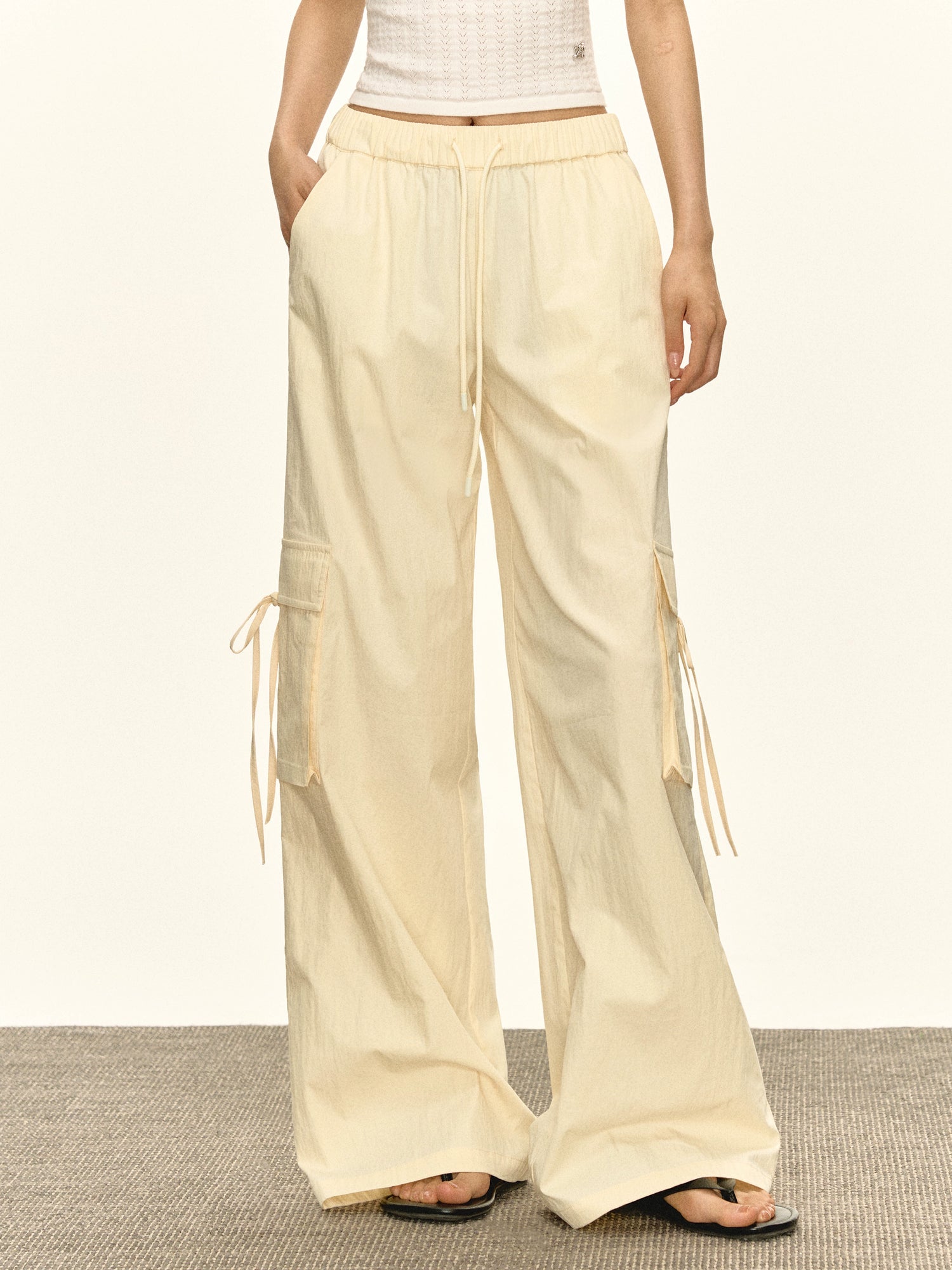 بنطلونات العمل الواسعة ذات الساق العريضة بتصميم ريترو 