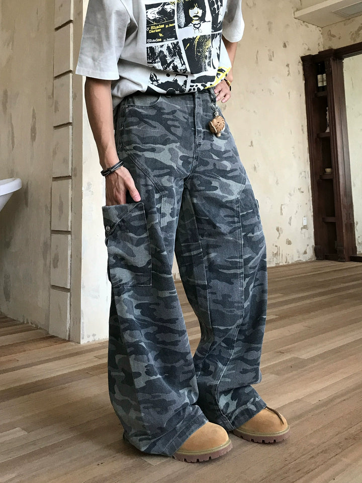 Camouflage Wide-Leg Cargo Jeans
