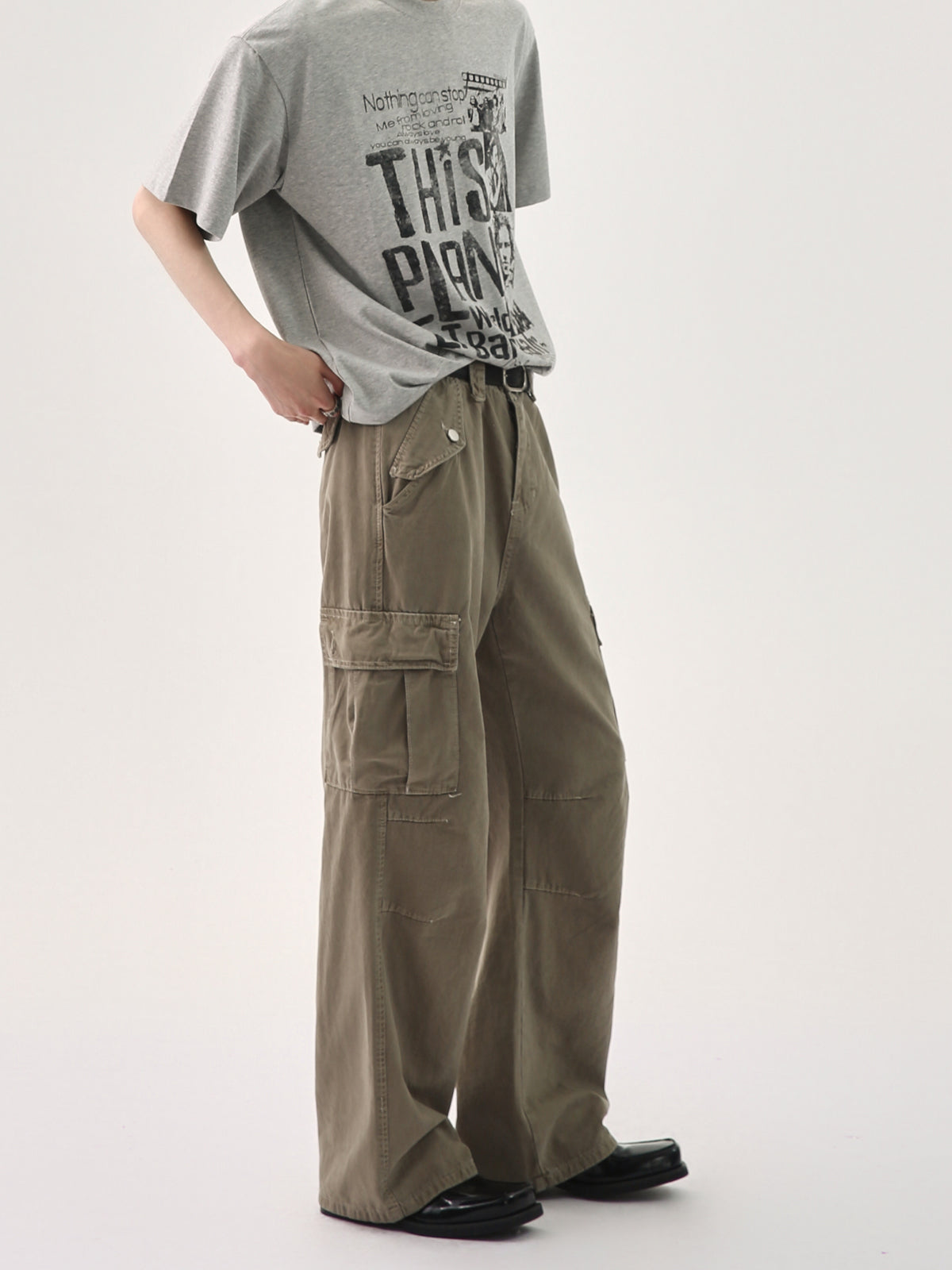 بنطلون كارغو واسع الساق 