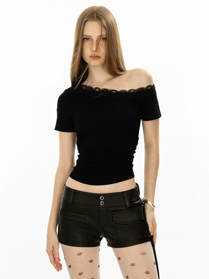 T-shirt slim à épaules dénudées avec dentelle 