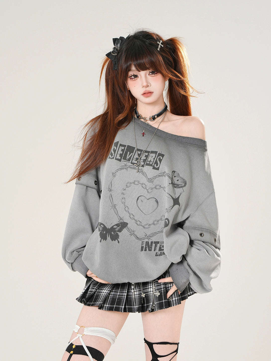 Off-Shoulder Graphic Loose Sweatshirt