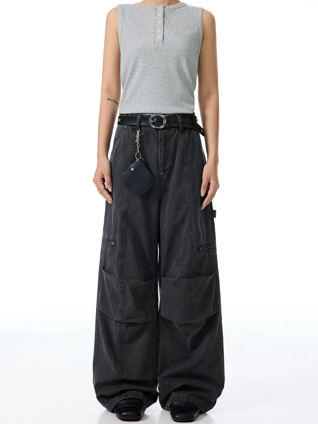 Loose Straight-Leg Cargo Pants